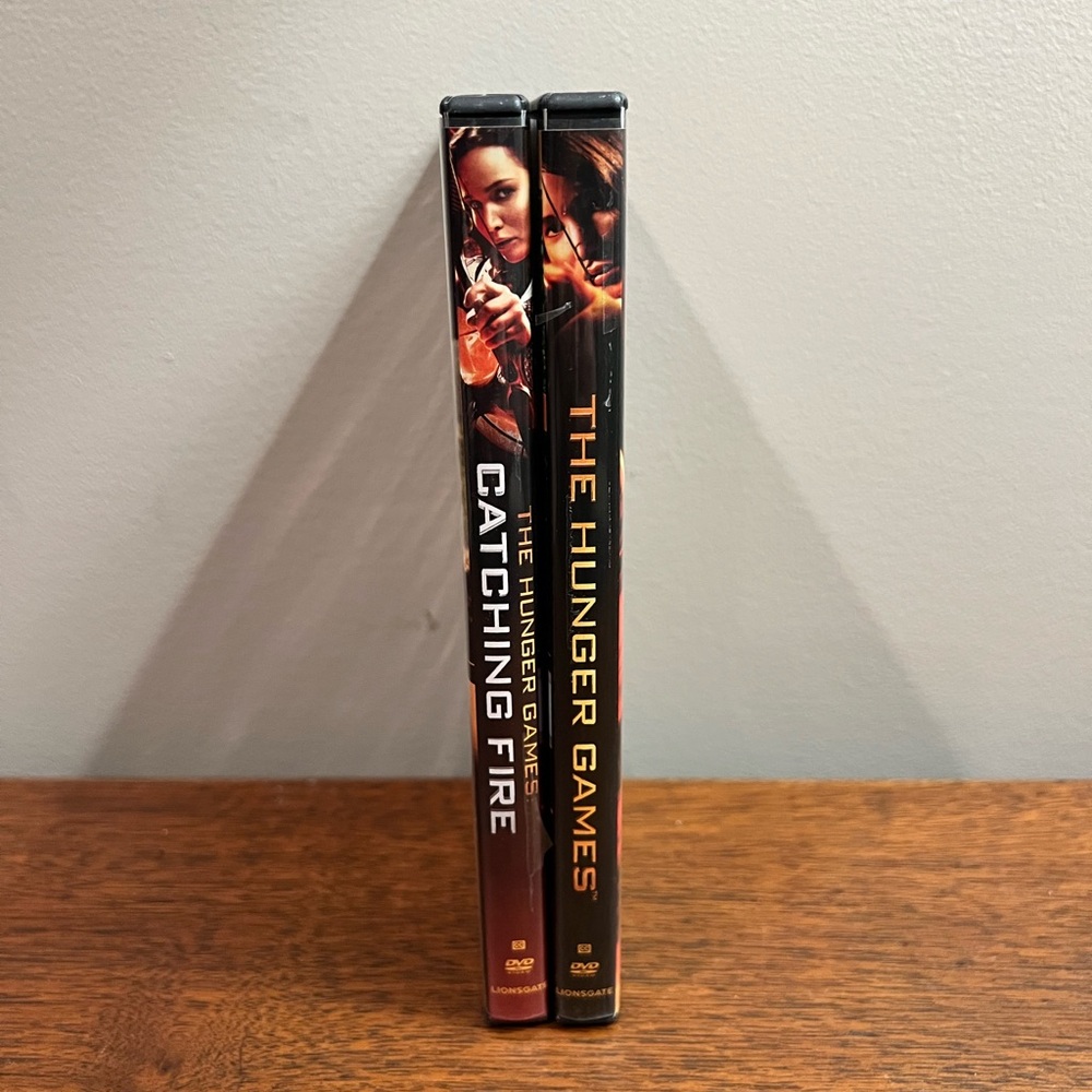 Lot of 2 DVDs The Hunger Games, Catching Fire